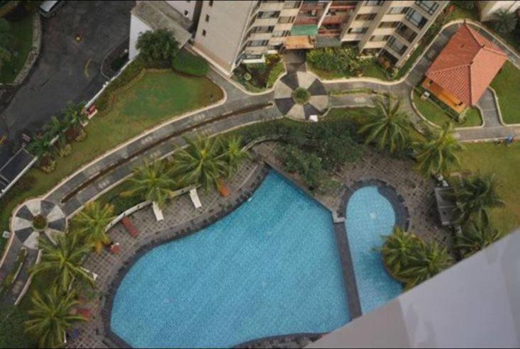 Luxury Oasis Staycation In South Apartemen *